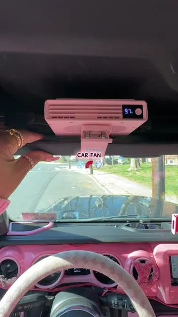 Can pretty much clip on anywhere including your treadmill🚘💨🪭 @JOYTUTUS #carfan #caraccessories #minifan #summermusthave #rechargeablefan 