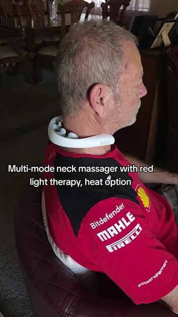 WlSore nevk? Want a neck massage everyday?  Get this affordable multi-mode, multi vibration super lightweight and quiet neck massager! #SoreNeck #NeckMassager #CordlessLightweightNeckMassager #MomGiftDadgiftWifeHusbandGiftMothersDayFathersDay #RedLightTherapyNeckMassager 