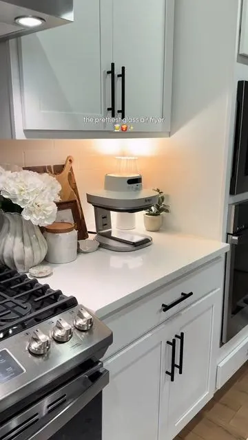 Finally found an aesthetic glass air fryer that I can actually leave on my kitchen counter! Absolutely love the Ninja Crispi Pro 6-in-1 Glass Countertop Air Fryer 🍟 It comes with 2 containers with lids that you can cook, serve, and store in, plus you can adjust the temperature and time! #ninjakitchen #ninjacrispi #ninjaairfryer #glassairfryer #aesthetickitchen 
