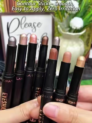No brush needed! You don't need any eyeshadow skills either! One stroke with this smooth, rich 8-color eyeshadow stick💋❤️👇🏻👇🏻👇🏻#eyemakeup #makeuptutorial #makeup #eyeshadowstick #eyeshadow 