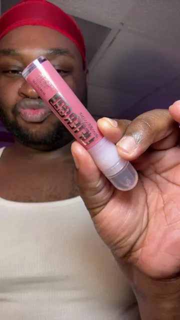 @Maybelline NY yeah this gloss is too teaaaaa 🤭✨  #maybellinepartner #lipgloss #makeup #beauty 