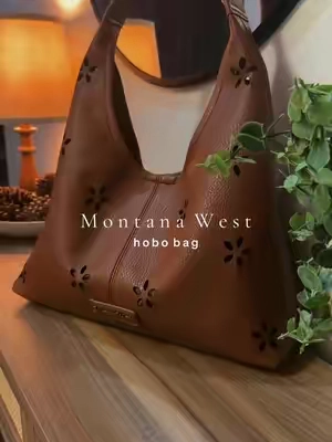The cut outs are so stinkin cute 🤍 @Rustic Charm Bootic #purse #pursetok #wranglerpurse #shoulderbag #hobobag 