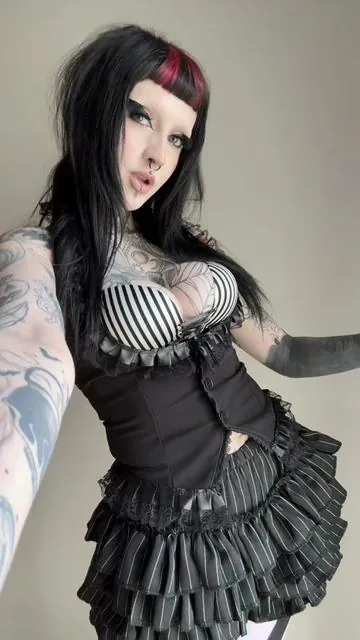 vest & skirt @sugarandvapor 🖤