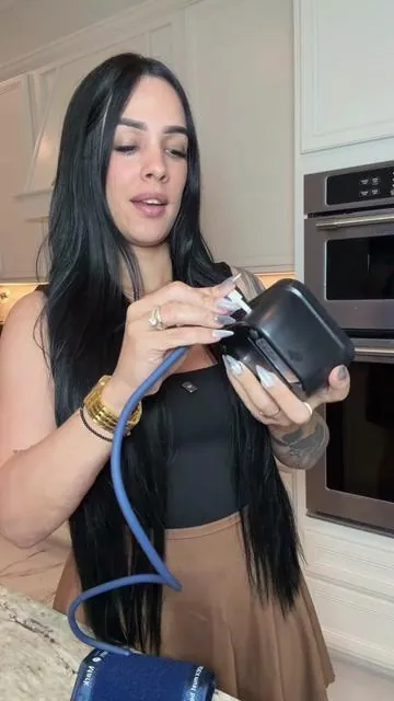 Minitor de presion #bloodpressurecheck #TikTokShopSpringGlowUp #adryhavana 