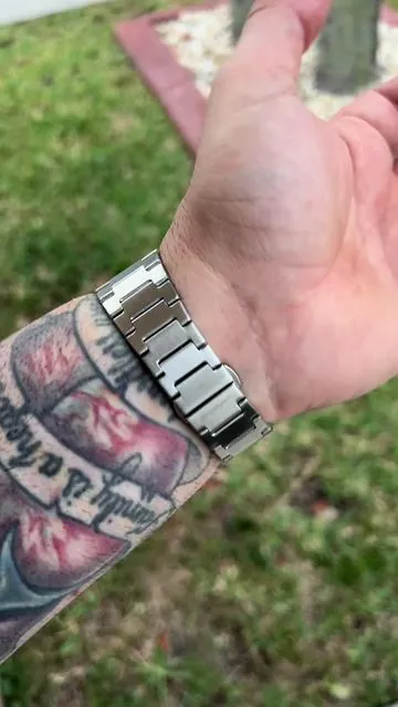 This is a lot of watch for the price. This watch is currently on sale so you don’t want to miss out 🔥🔥🔥🔥