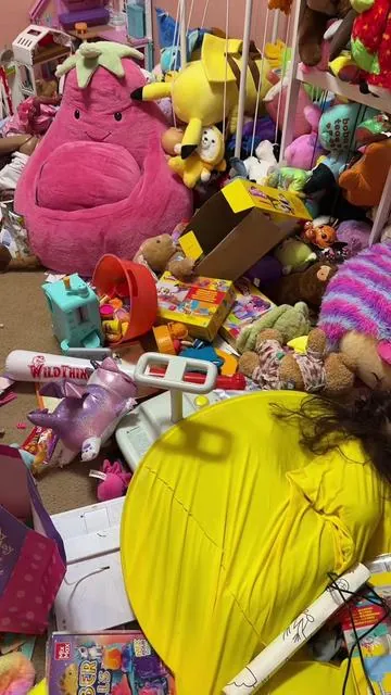 I don’t understand how things up and vanish #storage #momsoftiktok #fyp 