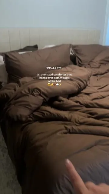 And it's affordable 🥹🙌🏼 #comforter #bedding #oversizedcomforter #tiktokshopcreatorpicks #tiktokshopspringglowup 