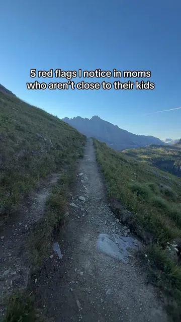 Common red flags among parents who aren’t close with their children. And it all stems from connection and the questions you ask. If you’re not sure how to build a stronger relationship by asking better questions, start here ❤️ #parenting #parents #parentsoftiktok #kidsgames #childhood 