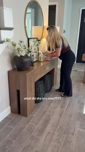 new entryway table is giving luxury on a budget 🫰🏼🏷️ and they now have BLACK!  #entryway #table #entrywaytable #entrywaydecor #entrywaymakeover @Tribesigns 