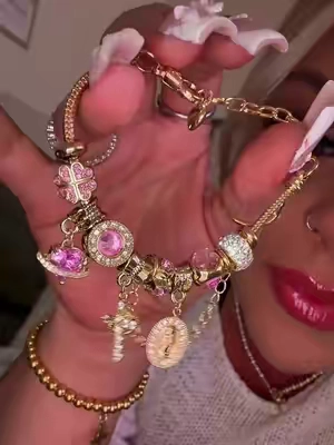 I have no words. #bracelet #charmbracelet #jewelrytiktok #jewelrytok #tewiky 