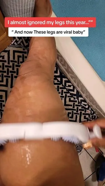 I almost skipped this step and just blamed my legs… but this simple routine made a difference for me. Oil + roll for a few minutes a day = smoother looking skin and less puffiness. If your legs not giving what they used to… start here. Linked before it sells out. @M3 Naturals #CelluliteRoutine  #Over40GlowUp  #BodySculpting  #tiktokshopglowup  #SoftLifeVibes 