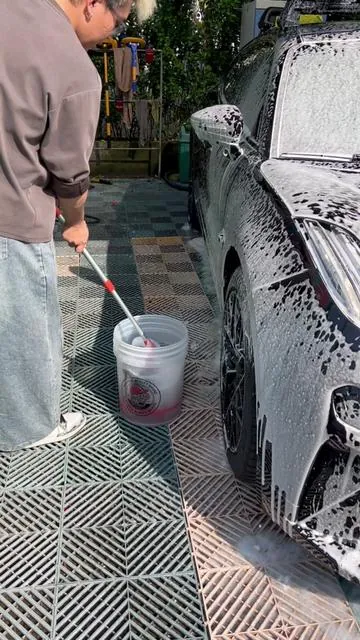 This handy car washing Mop has been great this Winter cutting down the time it takes to wash my vehicles. #Mop #carwashingmop #cardetailing #detailing