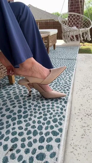 These are those heels you grab when you want to look put together without dealing with the pain! #heelslover #slingbackheels #cuteheels 