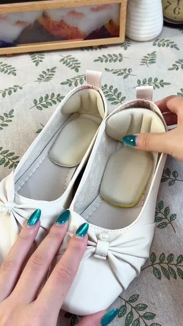 Thick soft foam! Cushion & protect your heels! #BlisterPrevention #HeelProtection #FootCare#tiktokshop #fyp