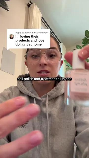 Replying to @Julie Smith right?! Manucurist’s Active Plump is one of those instant classics 🥰 An all in one nail polish and treatment to strengthen, hydrate and visually plump your nails 💖💪 #nailsoftiktok #diynails #beautyhacks #nailcare #collagen @Manucurist 