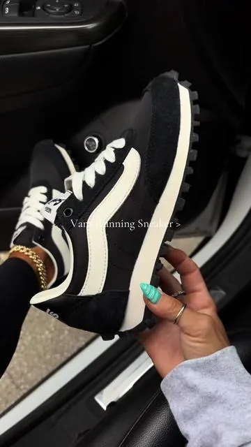 A running sneaker from @vans🖤 and are actually sooo comfortable #vans #vansshoes #sneakers #vanssneakers #tiktokshopcreatorpicks 