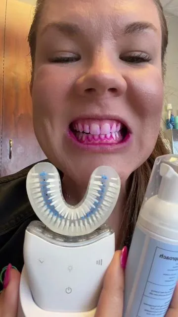 Testing out the @autobrush to see how well it works for brushing your teeth. I recommend this for caregivers that take care of patients (elderly/special needs), people with mobility issues, depression, or even children. This might be what you are looking for! #TikTokShopCreatorPicks #tiktokmademebuyit #greenish #autobrush #toothbrush 