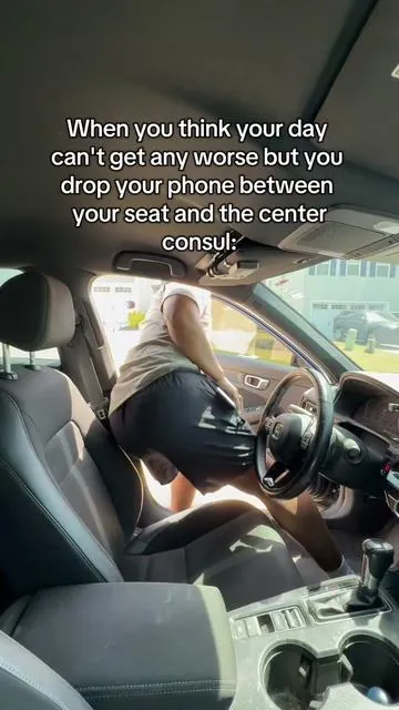 Finally no more dropping things between the seat and console 😭 #seatgapfiller #caraccessories #carseatgapfiller #carmusthaves 