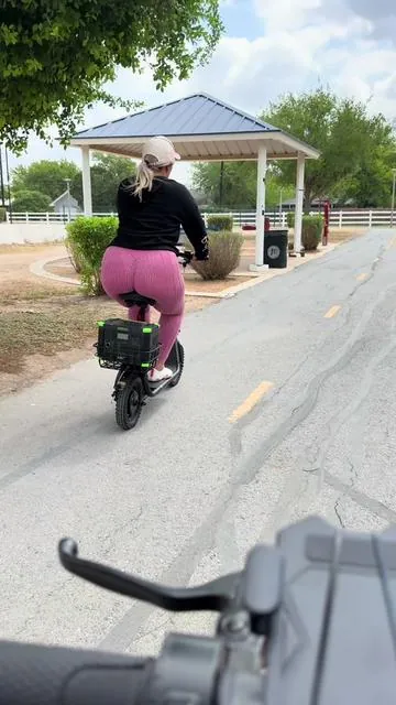 POV: You’re done wasting money on gas… and pull up like THIS instead 😳 ⚡️ #scooters 