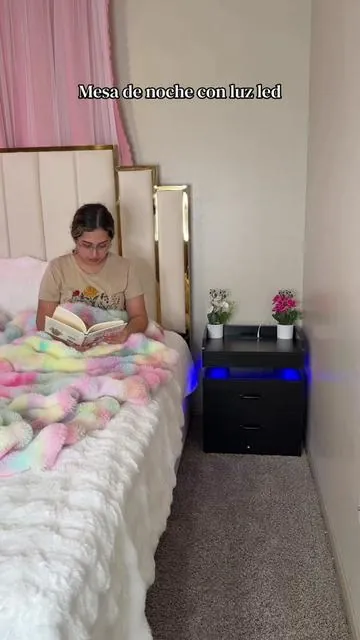 La mesa de noche más económica y bonita de aquí #hombck #TiktokShopSpringGlowUp#hogar#mesitasdenoche 