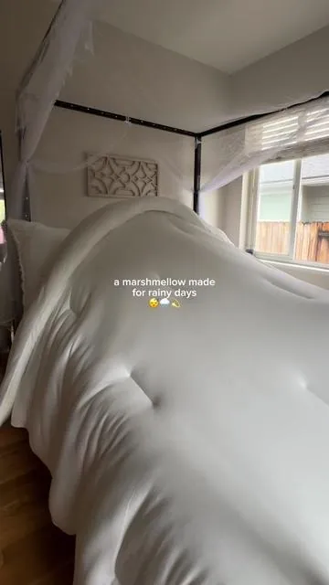 Rainy days were made for this comforter ☁️💖✨ #mellowsleep #sleeptok #rainydayvibes 