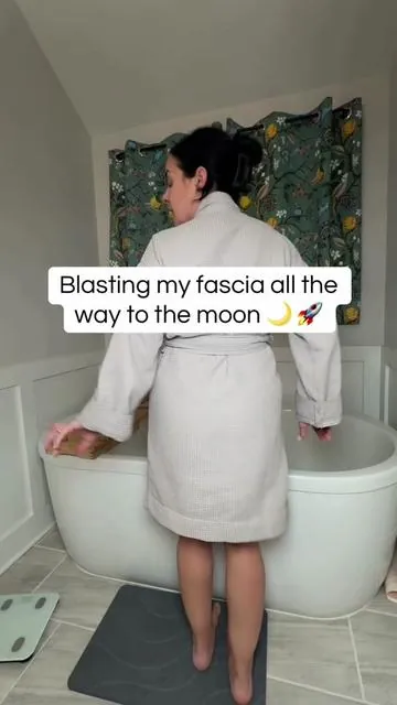 🚀Blast that fascia all the way to the moon #lymphaticmassage #beautymusthave #cellulitereduction @M3 Naturals 