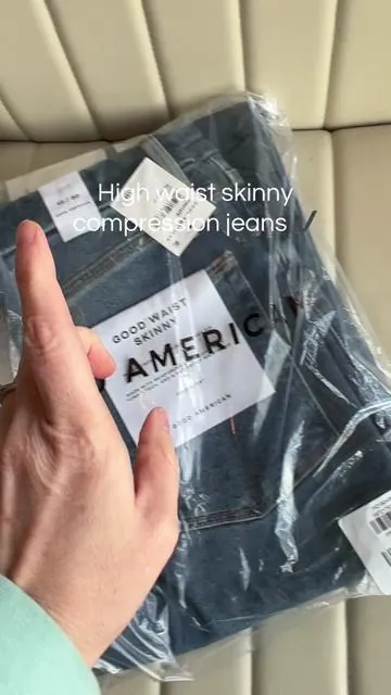Waist cinching high rise skinny fit jeans sizes 00 to 32 plus! @GOOD AMERICAN #skinnyjeans #highwaistedjeans #jeans 