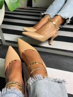 Slingback kitten heels pointed toe low heel dress shoes for women comfortable elegant office wedding shoes. #SlingbackHeels #KittenHeels #PointedToeShoes #WomensDressShoes #LowHeelStyle 
