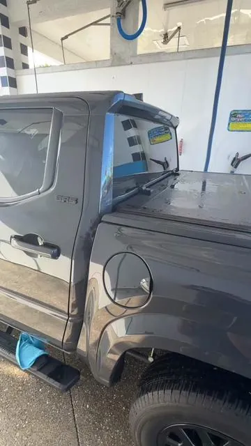 🛻 Protección total para tu Toyota Tacoma con cubierta de cama plegable #TruckBedCover #ToyotaTacoma #TonneauCover #TruckAccessories #BedProtection 
