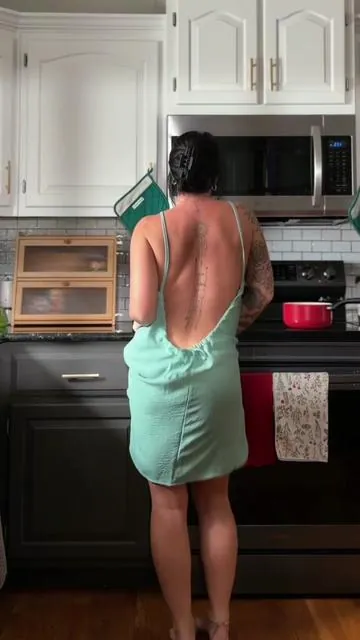 I found the short version of the cutest backless dress. YAY! #viralbacklessdress #shakeit 