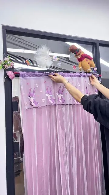 Ganchos transparentes sin taladrar para cortinas de puerta y barras de cortina – ¡Muy resistentes y fáciles de instalar!#curtain #curtainrod #home #lovemyhome #fyp 