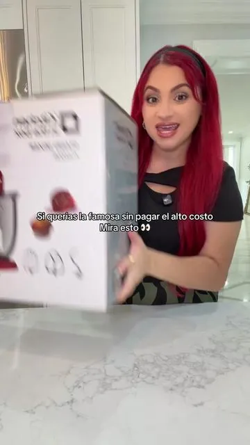 Yo también pensaba que tenía que comprar la famosa y carísima… hasta que probé esta 👀 Hace exactamente lo que necesitas: mezcla perfecto, tiene buena potencia y el bowl es lo suficientemente grande para recetas completas. Ideal si quieres resultados de nivel pro sin pagar de más 💸✨ #bakingtools#standmixer#tiktokshopcreatorpicks#tiktokshopspringglowup#greenish  