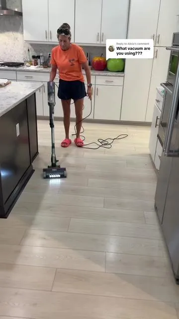 Replying to @Alicia what vacuum I use as a housecleaner. Shark Detect Ultralight #sharkvacuum #vacuumcleaner #vacuum @Shark Home 