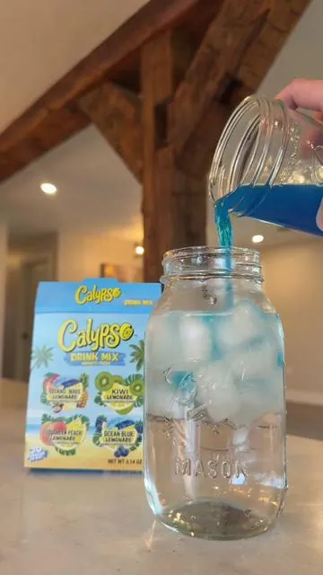 Calypso zero sugar is a great alternative if you’re trying to cut out your sugary drinks like soda and juice. Zero sugar singles to go you rip and dump it in your water and you have a whole delicious drink.! grabs that orange cart! #stgaprilchallenge #calypso #calypsolemonade #singlestogo @Singles To Go 