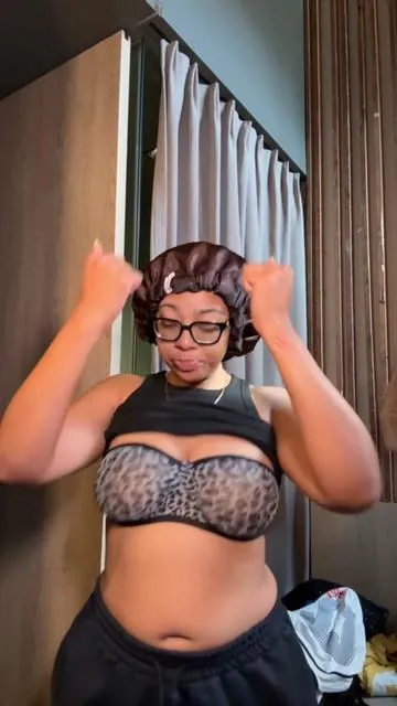36 DD and this bra ain’t moving 
