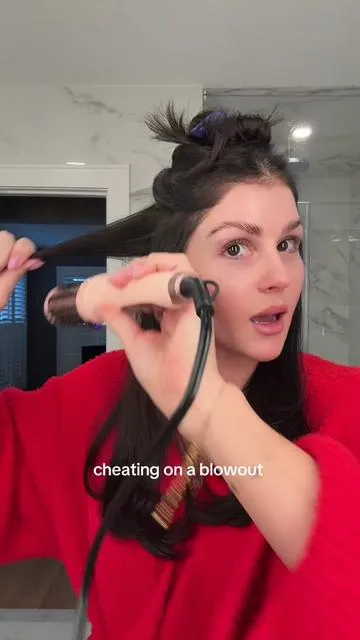 The only time I approve of cheating 🤫 #blowoututorial #hairtools #thermalbrush 