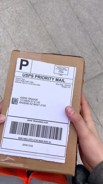 Al tirarlos puedes revelar tu dirección y teléfono. Pásale esto por encima y tus datos quedarán ilegibles, sin riesgos de espionaje.#privacy #safety #confidential #redacted #protection 