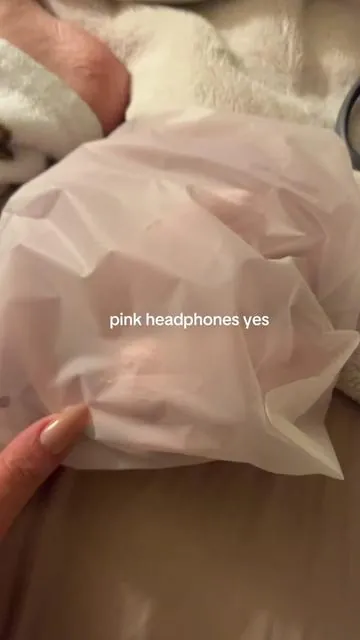 great for the plane or working out  #microinfluencer #contentcreator #tiktokshop #freesample #headphones 