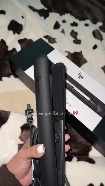 My favorite hair straightener ever 😍😍 #tiktokshopstockup #tiktokshopmothersday #lange #langehairtools #hairstraightener 