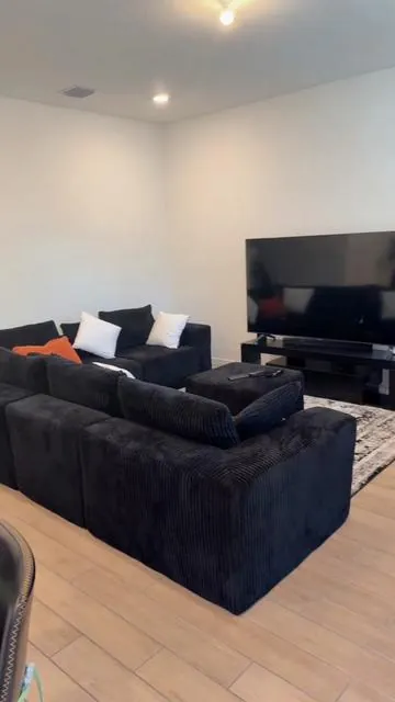4 gwo bout tonton bwat ap vin jwenn u wap renmnl #haitiennetiktok🇭🇹🇭🇹🇭🇹🇭🇹😍😍😍😍 #tiktokshop #viralvideo #tiktokmademebuyit #couch 