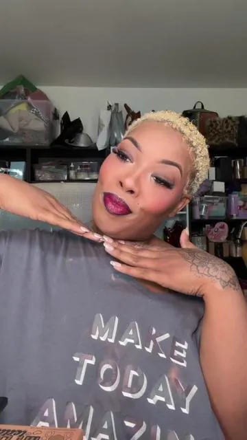 Baby wait till yall see the second review I did for this product testing the waterproof claims! Big shout out to my baby @Dee, Thee IMVU Avatar 💅🏿✨ always putting me on to that NEW NEW!!!! BABY WITH THIS RIGHT HERE WE FASHOOOOO OUTSIDE
