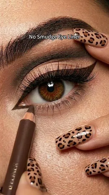 24-hour waterproof smudge-proof silky eyeliner🥰💄#makeup #tiktokshop #eyeliner #waterproofeyeliner #beauty