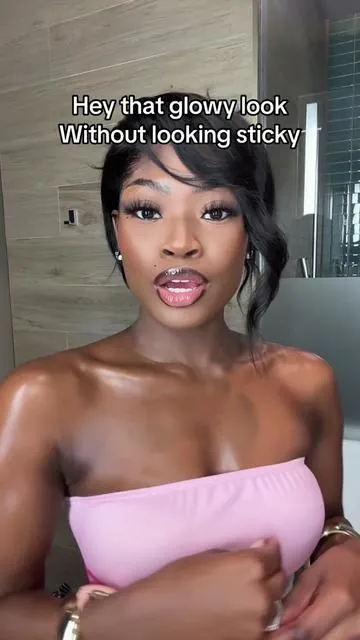 Fenty Guava Getaway is BACKKK Fenty Skin Guava Goodiez #guavagetaway #fentybuttadrop #fentylipoil  #fenty #glowyskin 