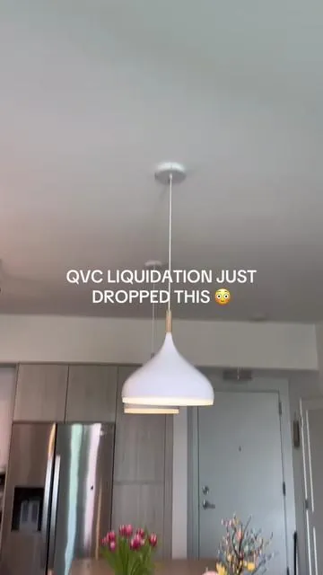 This Dyson V15 Detect Pro bundle with two batteries and smart dust detection is going crazy right now 👀 Not a normal discount for Dyson… if you’ve been waiting to upgrade your vacuum, this is your moment before it’s gone. @QVC, Inc #dysonvacuum #dysonv15 #qvc #cordlessvacuum #dyson 
