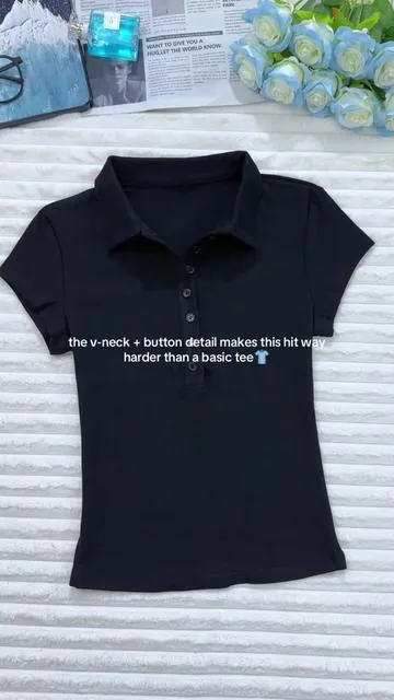 this polo is giving clean, grown, and EASY 😮‍💨🖤#poloshirt #cleanfit #shortsleeve #summeroutfits #slimfit 