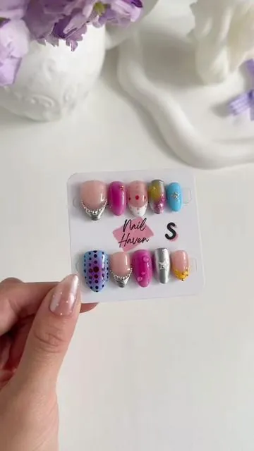 Yes finally, the short almond continued collection is here. #shortalmondnails #pressonnails #shortnails #handmadepressonnails #nailtok 