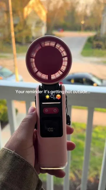 This litteraly feels like an air conditioner #portablefan #portable #hotsummernights #summermusthaves #fyp 