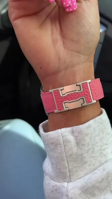 Such a nice watch band😍😍 #tiktokshopcreatorpicks #tiktokshopstockup #weeklydeals #festivalessentials #tiktokshoprestock 