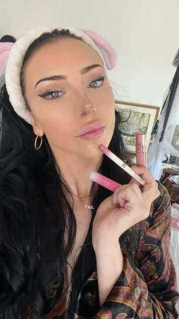 Love it when it actually looks like how it’s advertised on the box🙏🏼 #lipcombo #cooltonedmakeup #makeup #beforeandafter #results 