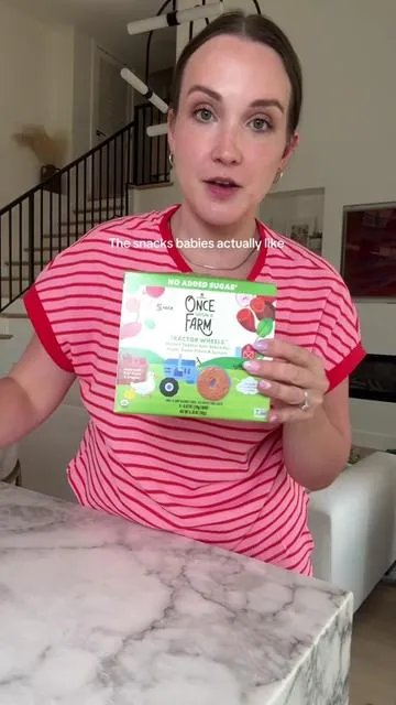 My baby’s favorite snacks! So healthy and delicious! @Once Upon a Farm #babysnacks #organicsnacks #organicmom #babyledweaning #toddlersnacks 
